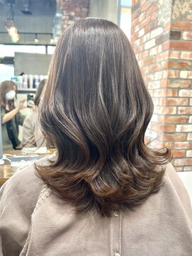 ザシー オモテサンドウ(The C) くびれセミディ ブランジュカラー 20代30代40代