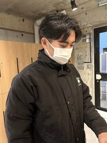 キュー(Cue_)&nbsp;センターパートツーブロックメンズカット（表参道原宿）