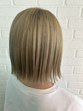 デュッカアンティーク(Duka antique) 切りっぱなしボブ