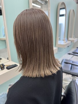 イロウ 山口どうもん店(IROW) ブリーチ　ダブルカラー　ミルクティーベージュ【山口】髪質改善