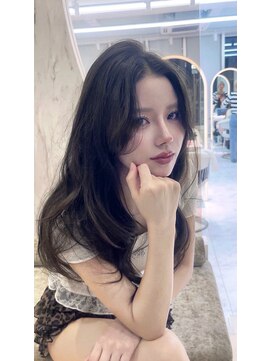 ロンドルピナス 小倉(Lond Lupinus) ミディアムレイヤーカット/似合わせカット/大人ガーリー/20代