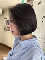 ビビバイマグ(bivi by Mag) 春色グレージュ◎20代小顔サイドバングボブ透明感