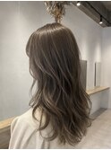 大串弥生◎アッシュベージュ