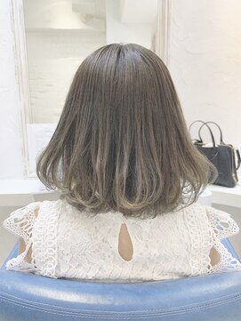 ウーロス(uros.) ふんわりボブ