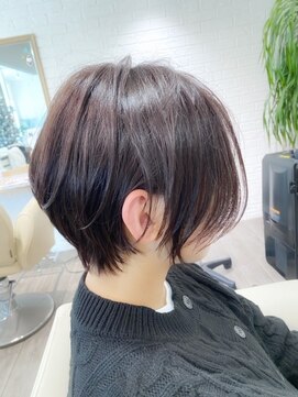 ルアナ(Luana) ハンサム前下がりショート☆大人かわいい小顔20代30代40代