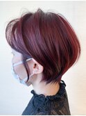 ショートボブ×レッド系カラー