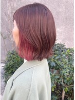 マノハル(MANOHARU)&nbsp;くびれボブ　ピンクインナーカラー　イヤリングカラー