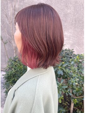 マノハル(MANOHARU) くびれボブ　ピンクインナーカラー　イヤリングカラー