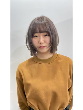 サクラ オモテサンドウ(SAKURA) 切りっぱなしボブ×ハイトーングレージュ