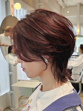 ストレータ バイ マリオ(Strata by mario) 小顔前髪くびレイヤーイメチェン秋色ボルドーウルフマッシュ