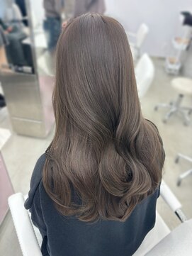 エヌアイ オモテサンドウ(ni omotesando) 春先にオススメ!オリーブカラー♪