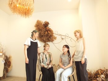ヘアアンドスパ エメ(Aimer)の写真/【高砂駅から徒歩1分】女性Stylistのみの空間で髪のお悩みも相談しやすい◎お気軽にご来店下さい♪