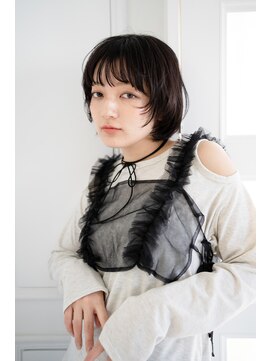 マグノリア オモテサンドウ(MAGNOLiA Omotesando) 暗めカラーでフェイスフレーミングが効いたグランマッシュボブ