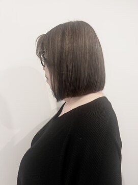 ゼンドットカラスマ(Zen.karasuma) 白髪ぼかしハイライト