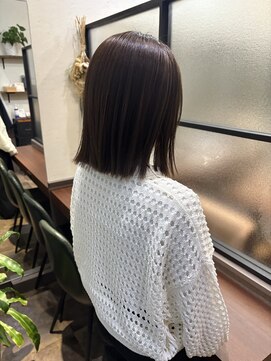 プチメゾントウキョウ(Petit Maison Tokyo) ミディアムヘア_切りっぱなしボブ