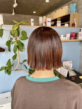 アンドブルー(and BLUE) 切りっぱなしボブ