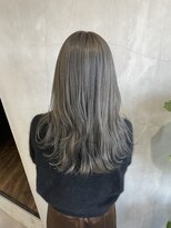 ティティ(TiTi)&nbsp;ホワイティグレージュ×ハイトーンカラー[TiTi_栗林れい]