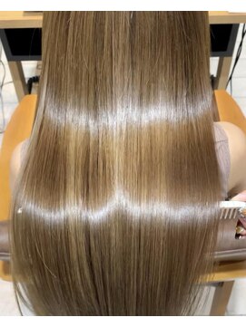 プラグ バイ ネオリーブ(plug by neolive) 酸熱トリートメント　髪質改善　美髪　J