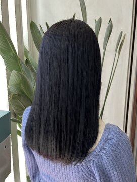 アン(Hair make un) ブルーブラック