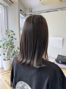 リジー(Litzy) 柔らかグレージュカラー【三國麗奈】