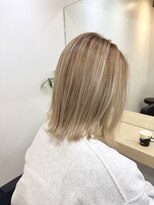 マニア(mania.)&nbsp;ハイライトブリーチベージュカラーケアブリーチ