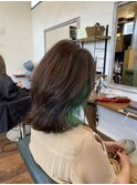 「周りと差がつく」イヤリンググリーン×ボブウルフ