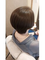 エニー(ENi)&nbsp;ミディアムヘア/暗めカラー/グランマッシュ/辻堂