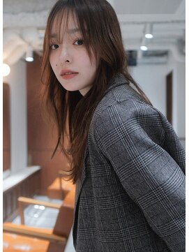 オーパスバイアンブルリュクス 池袋(Opus by ambleluxe) 似合わせ レイヤーカット ヘーゼルベージュ 顔周りカット