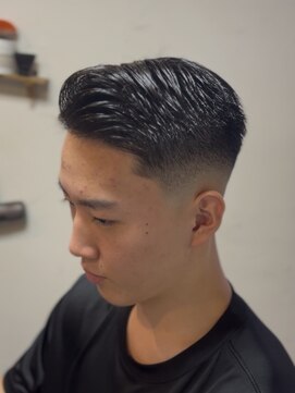 カミケン 方木田店(kamiken.) スキンフェード×ポンパドール【カミケン方木田/福島】