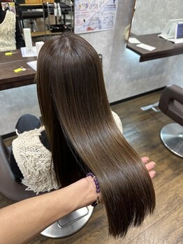 グレネイド 飾磨店(GRENADE)の写真/柔らな手触りとまとまりが叶う！髪に優しい薬剤で自然なストレートヘアを実現♪毎日のスタイリングも楽に★