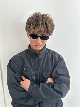 カットアンドトータルビューティ ヴァンキャトル(Cut&Total Beauty VINGT QUATRE) men'sハイライトパーマStyle