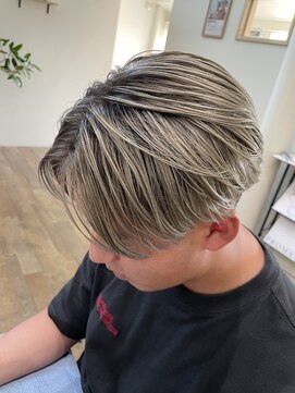 ライナスビューティサロン(Linus beauty salon) シャドウルーツ