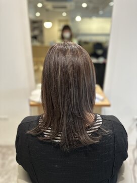 ソイクフ 四条大宮店(SOY-KUFU) レイヤーカットセミロングミルクティーグレージュ/四条大宮/京都