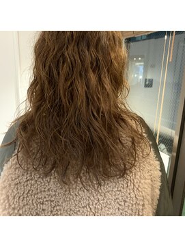 ハレ(hale) ふわふわミディアムレイヤー