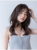 オリーブベージュ/大人レイヤーカット／ウェットヘア