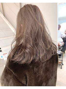 シキ 渋谷(siki) ハイトーン/ブリーチ/レイヤーカット/シアーカラー/渋谷/原宿