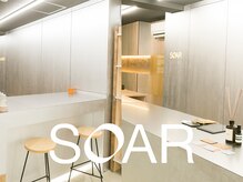 ソアー(SOAR)の雰囲気(ウェイティングカウンターはバーにもなりそうな雰囲気。)