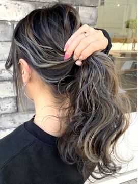 ラヴィエール(LAVIERE by R-EVOLUT) 結んでも大人ハイライト 白髪ぼかしハイライト20代30代40代