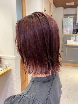ネオリーブ チロル 横浜西口店(Neolive CiroL.) 切りっぱなしボブ×カシスピンク