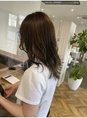 オリーブベージュ