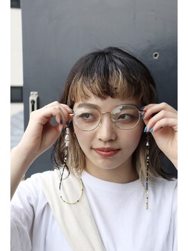 ロアナ 六本木(LOANA ROPPONGI) メガネとオレンジメイク 【浮嶋優也】