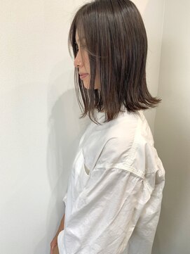 バス(BATH) 切りっぱなしボブ／ミディアム／アッシュ