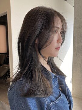 イミ(imi) グレージュカラー/韓国風レイヤー/小顔カット/韓国風パーマ