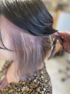 トレパルッキエーレ(tre parrucchiere) ［-tre-］ペールピンク×インナーカラー#イメチェン　20代/30代