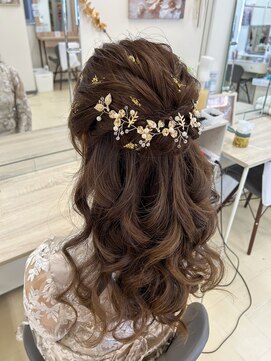 ベルデイズ 関内店(BELDAYS) ルーズハーフアップ