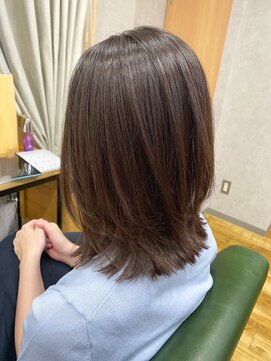 ラリス(Ralis) 【艶髪】レイヤーミディ【【下曽根駅】】