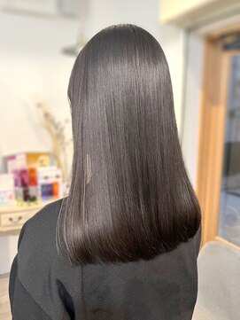 ロッカヘアエジェ(ROCCA hair eje.) 暗めカラー艶感グレージュストレート