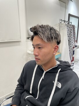 メンズ【スキンフェード×ハイライト】