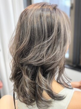 ヘアースタジオ ジェイワン(hair studio J ONE) グレーベージュ/ハイライト/ブリーチオン/白髪ぼかし/40代/50代