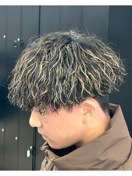 オーバル ジングウマエ(OVARL jingumae) 縦落ちパーマハイライトツイストスパイラル